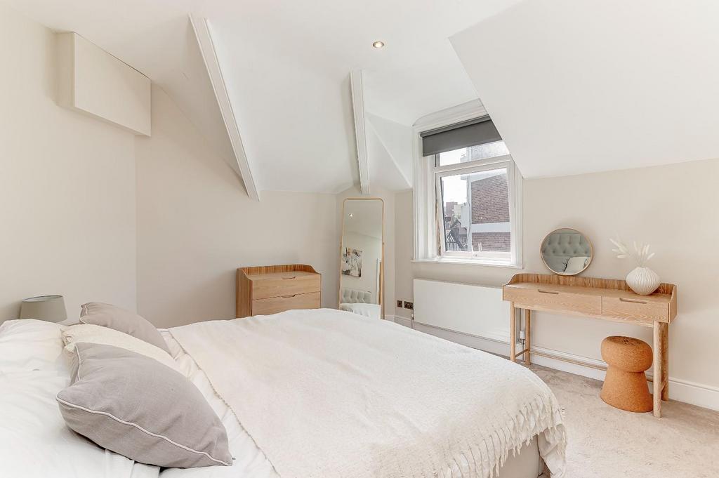 Bedroom 1 - B.jpg