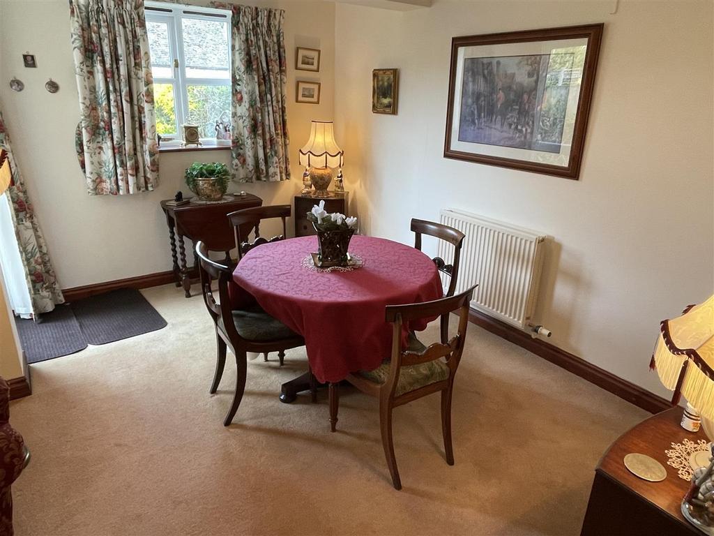 Dining Area.JPG