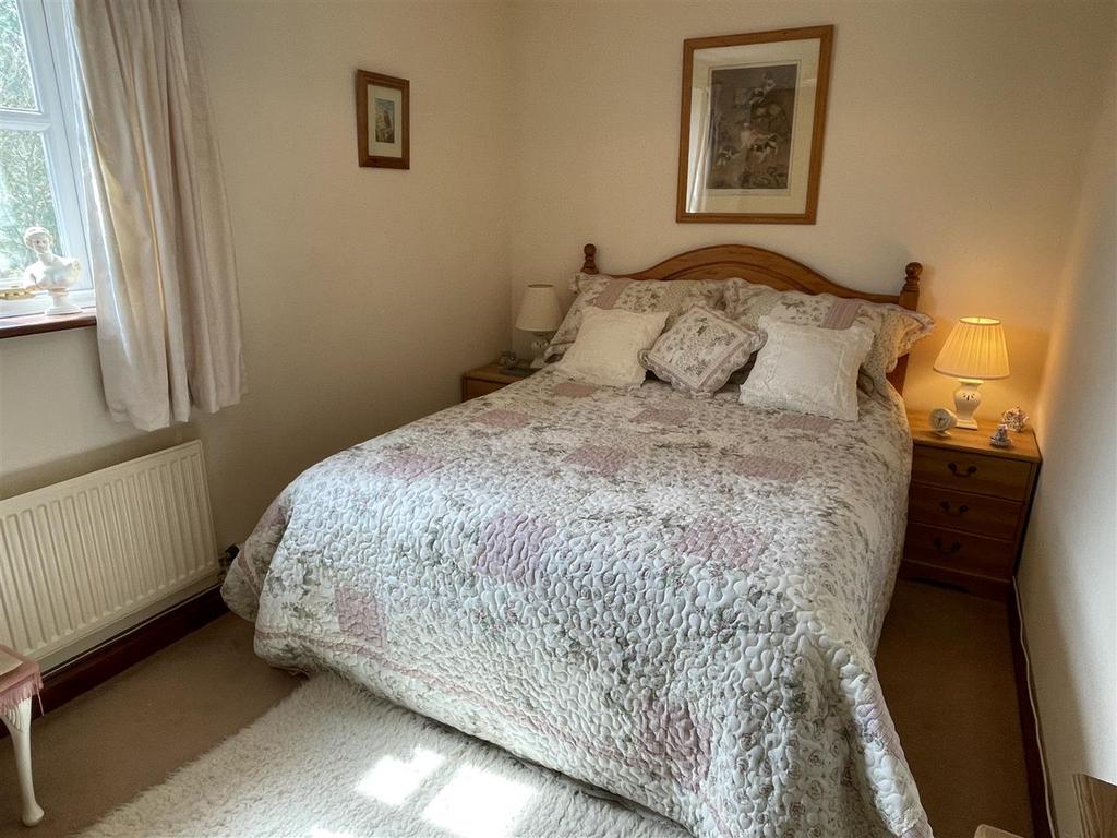 Bedroom 2.JPG