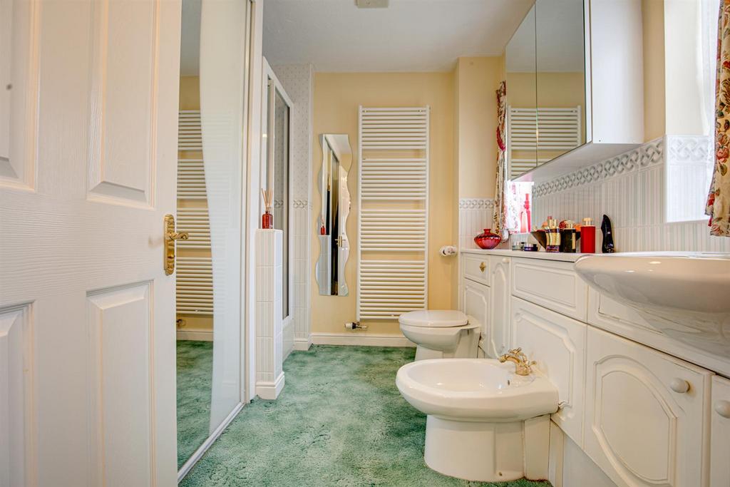 Ensuite