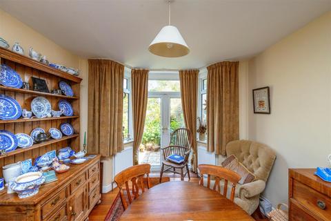 9 Longford Crescent, Sheffield, S17 4LJ