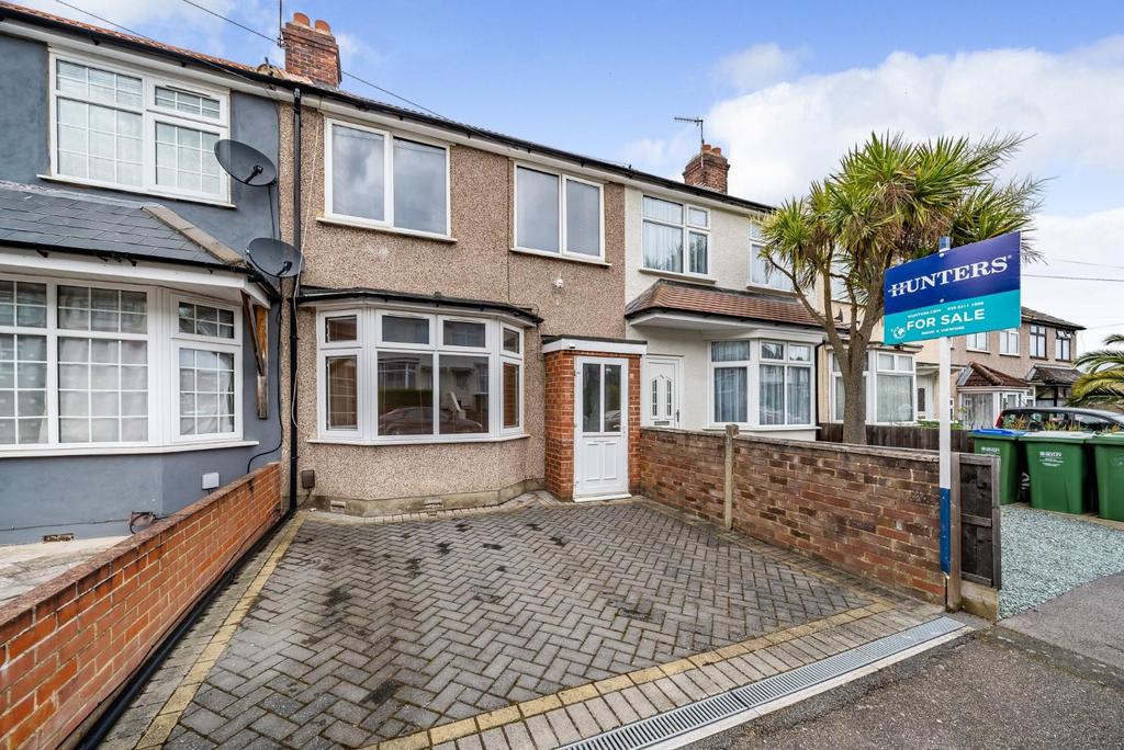 Elstree Gardens, Belvedere 3 bed house for sale £360,000