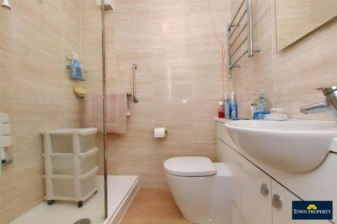 1 bedroom retirement property for sale, Granville Road, Eastbourne