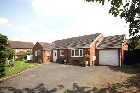 3 bedroom bungalow for sale, Upper Howsell Road, Malvern, WR14 1TL