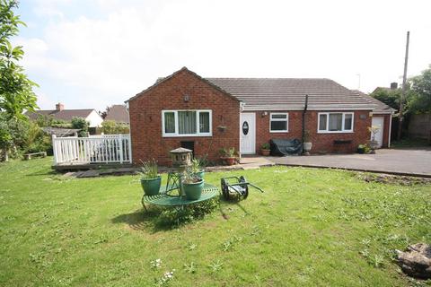 3 bedroom bungalow for sale, Upper Howsell Road, Malvern, WR14 1TL