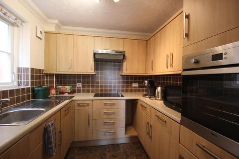 2 bedroom retirement property for sale, Elgar Lodge, Howsell Road, Malvern, WR14 1US