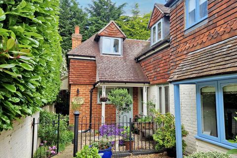 4 bedroom cottage for sale, Powder Monkey Row, Upper Upnor
