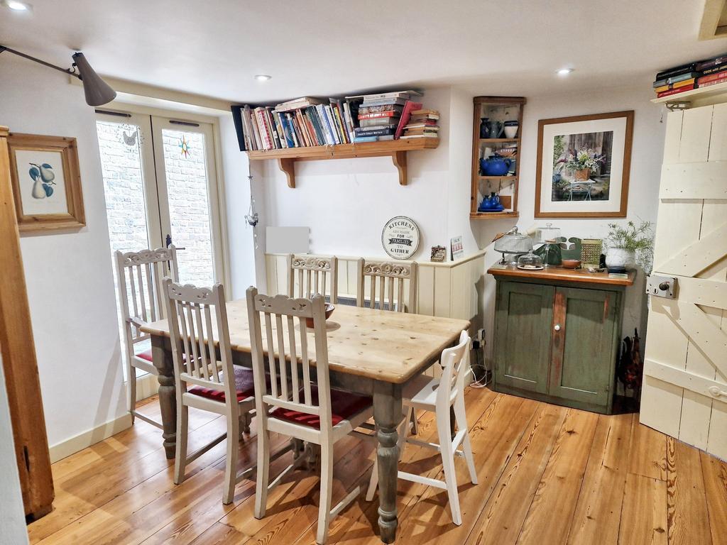Powder Monkey Row, Upper Upnor 4 bed cottage for sale £650,000