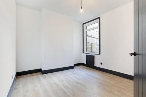 2 bedroom house for sale, London SW16