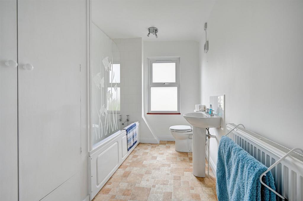 Bathroom.jpg
