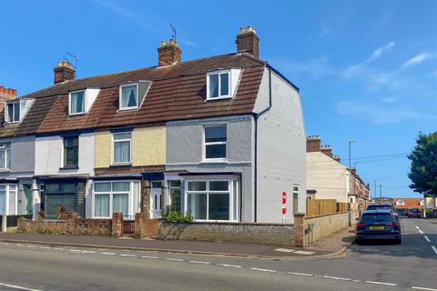 4 bedroom end of terrace house for sale, Church Road, Gorleston, Great Yarmouth