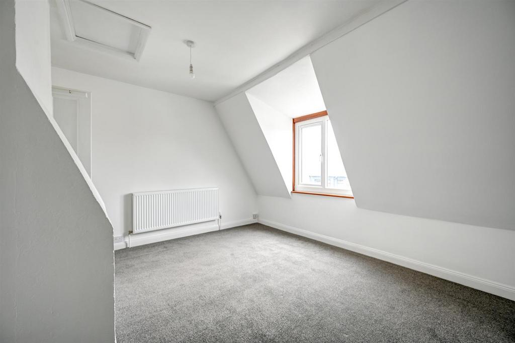 Bedroom 3 (2).jpg