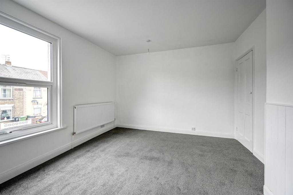 Bedroom 1.jpg