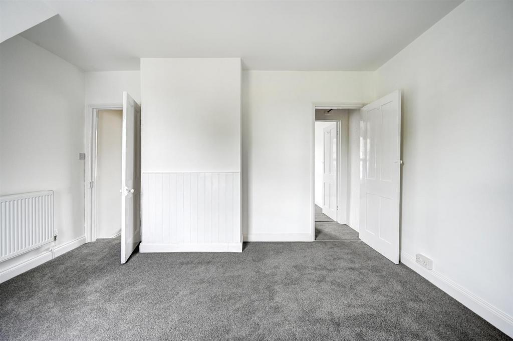 Bedroom 2 (2).jpg