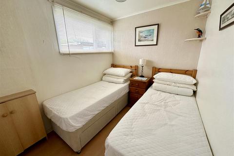 2 bedroom chalet for sale, Broadside Chalet Park, Stalham, NR12