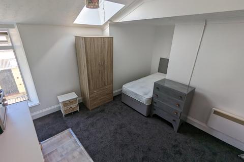 1 bedroom bedsit to rent, Maynes Row, Tuckingmill TR14