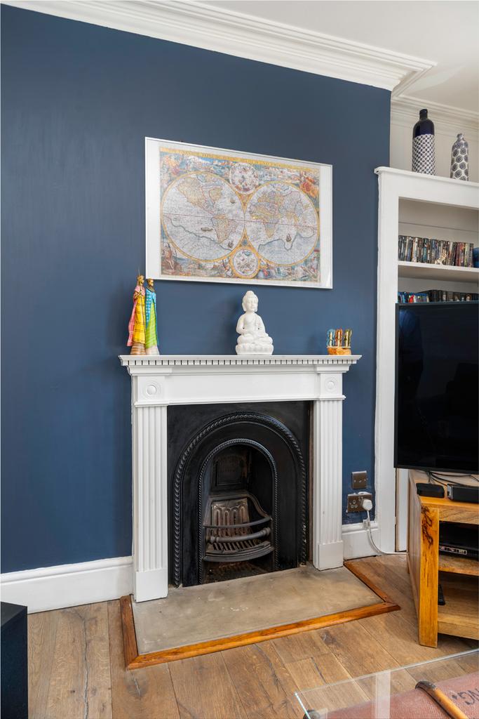 Fireplace 2 bedroom Flat Anerley Road SE19 For...