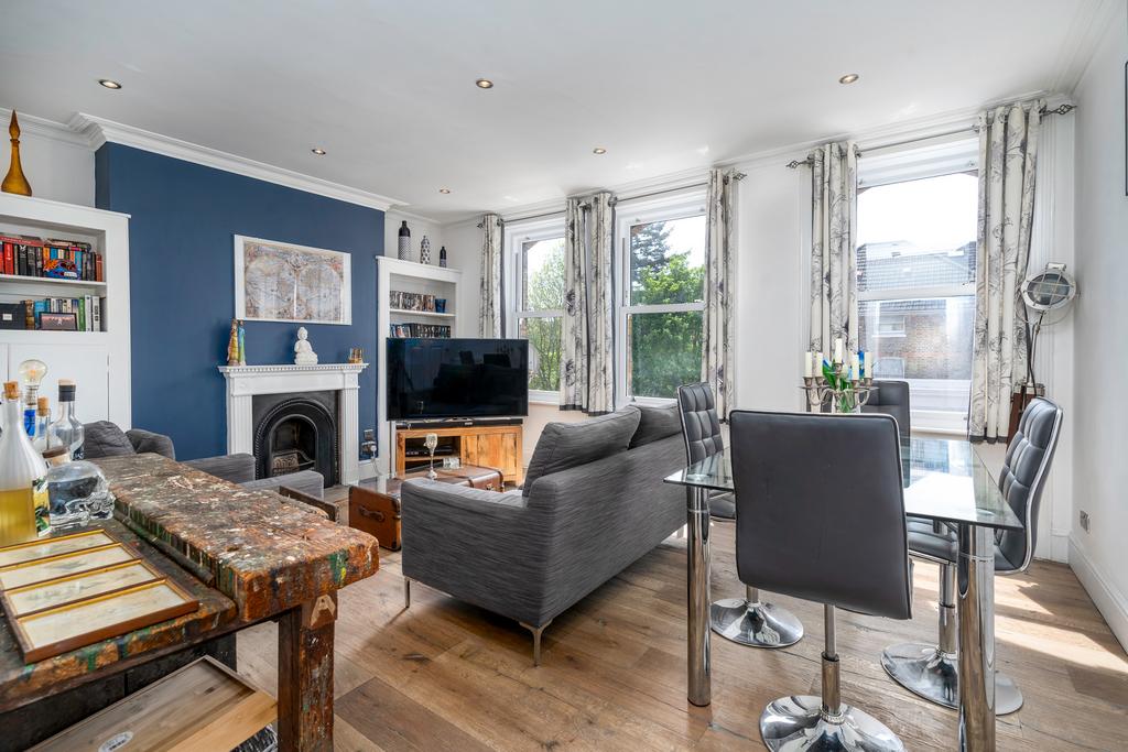 Reception 2 bedroom Flat Anerley Road SE19 For...