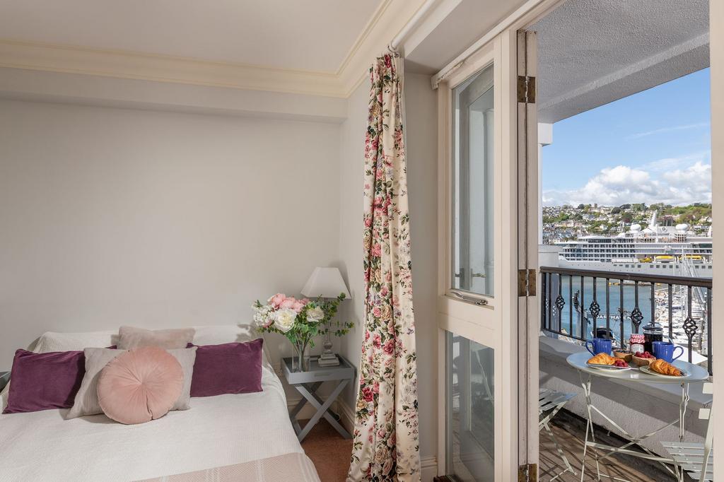 Principal Bedroom 1 Marina View Kingswear