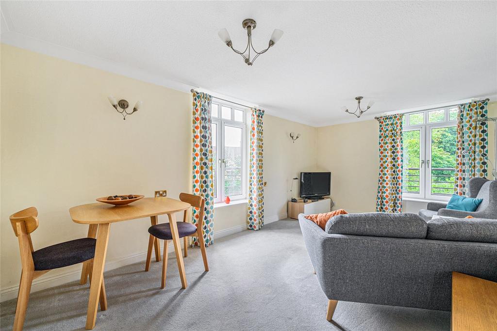Sitting/Dining Room