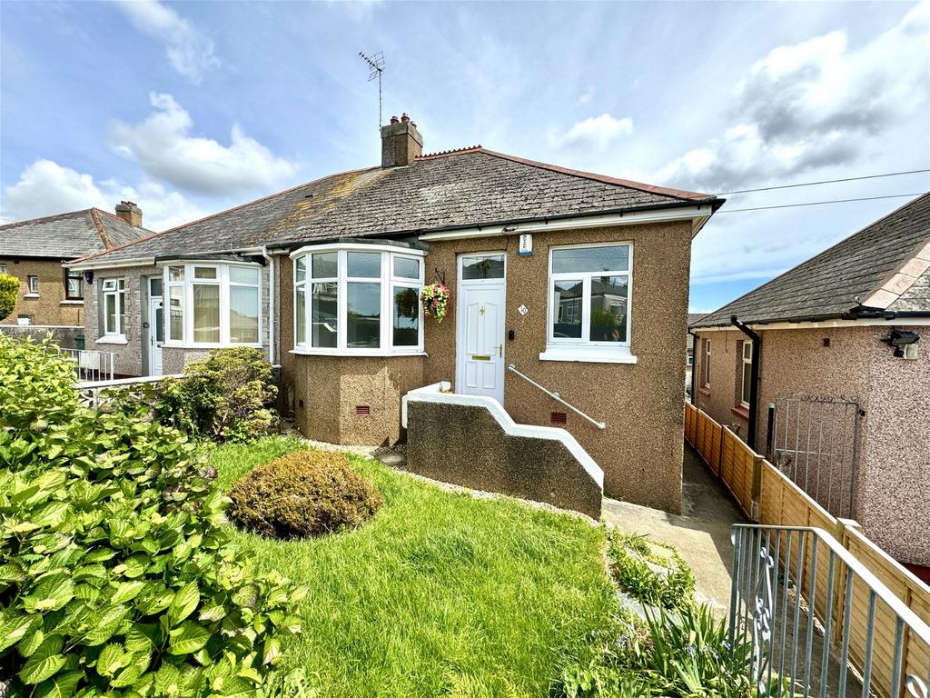 Westcroft Road, Plymouth PL5 2 bed semidetached bungalow for sale £