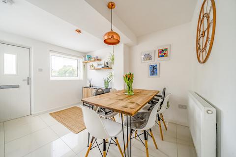 3 Queensmead, Datchet, Slough, SL3 9BW