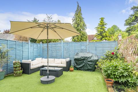 3 Queensmead, Datchet, Slough, SL3 9BW