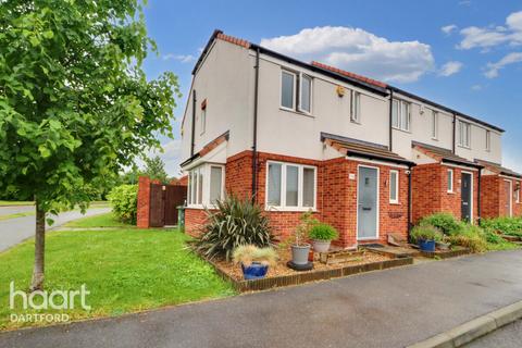 3 bedroom end of terrace house for sale, Halcrow Avenue, Dartford