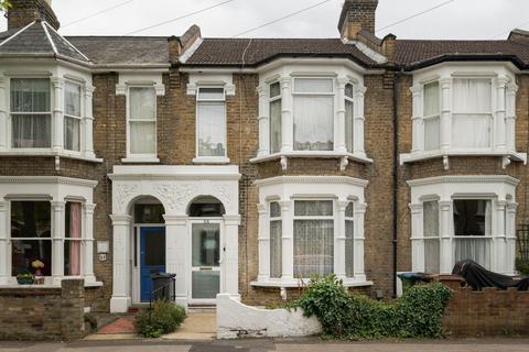4 bedroom terraced house for sale, Leybourne Road, London E11