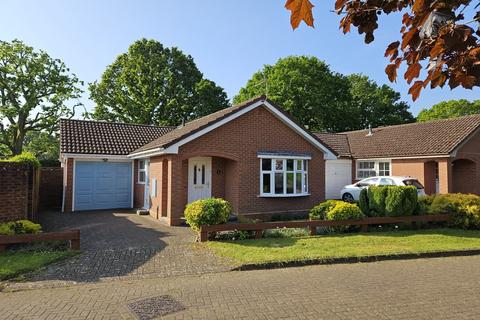 2 bedroom detached bungalow for sale, Robin Gardens, Totton SO40