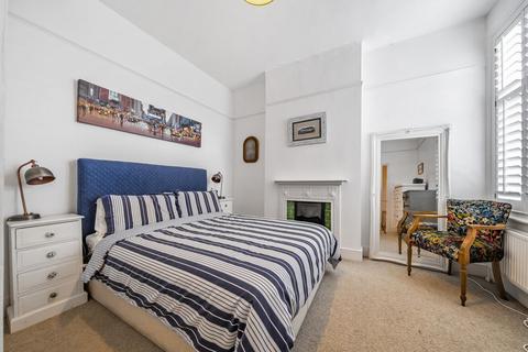 49 Stapleton Road, London, SW17 8AY