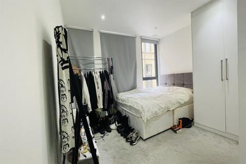 2 bedroom flat to rent, Tyssen Street, London E8