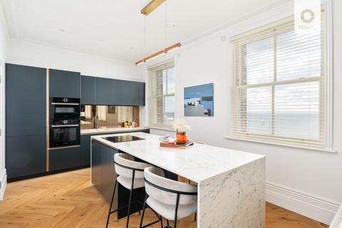 1 bedroom apartment for sale, Kings House, Grand Avenue, Hove