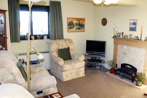 2 bedroom retirement property for sale, 20 Deens Court, St. Nicholas Street, Hereford, HR4