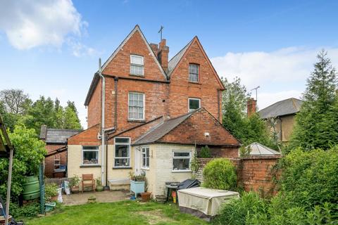 3 bedroom semi-detached house for sale, Banbury,  Oxfordshire,  OX16