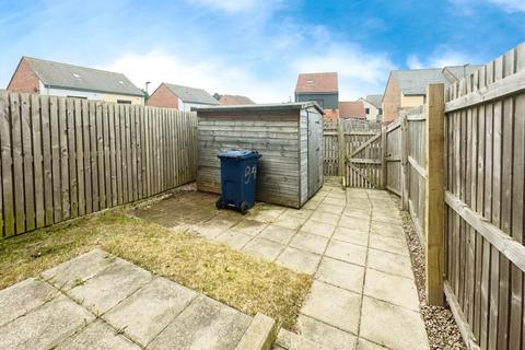 2 bedroom terraced house to rent, Plessey Walk, South Shields