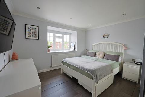 2 bedroom flat for sale, Glendale Avenue, Greater London HA8