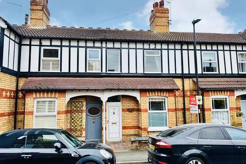 2 bedroom terraced house for sale, Queens Street, Stamford, PE9