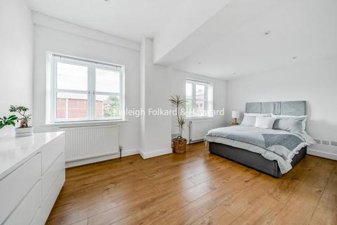 2 bedroom flat for sale, Park Road, Southgate