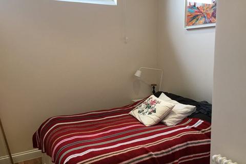 2 bedroom apartment to rent, Perth Road, London N4