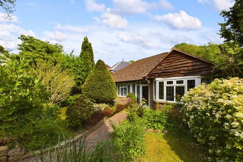 3 bedroom bungalow for sale, Ballards Way, Croydon