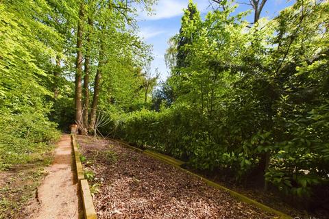 154 Ballards Way, Croydon, CR0 5RG