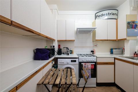 Studio to rent, Pembury Close, Lower Clapton,, London, E5