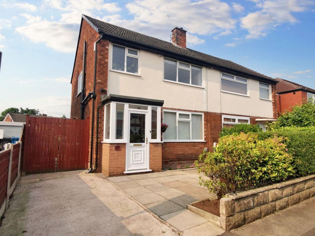 Weymouth Road, Eccles, M30 3 bed semidetached house for sale £280,000