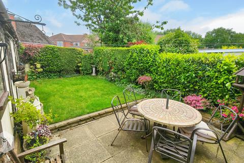 4 bedroom semi-detached house for sale, Newearth Road, Worsley, Manchester, Greater Manchester, M28 7UL