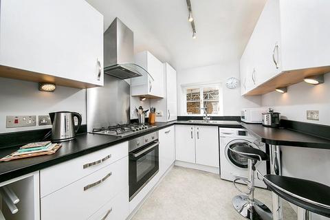 3 bedroom apartment to rent, Sheen Road,  Richmond,  TW9