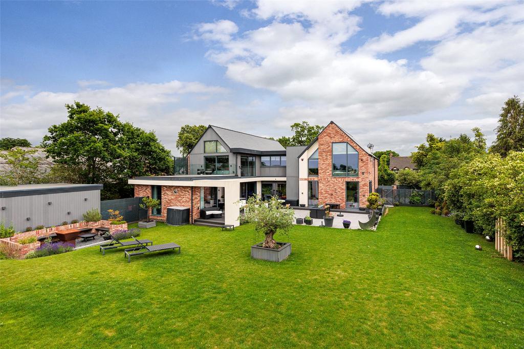 Chester Road, Woodford, Stockport... 4 bed detached house for sale £