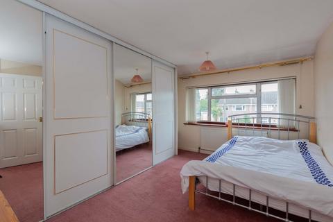 17 Radcot Avenue, Slough, SL3 8EJ