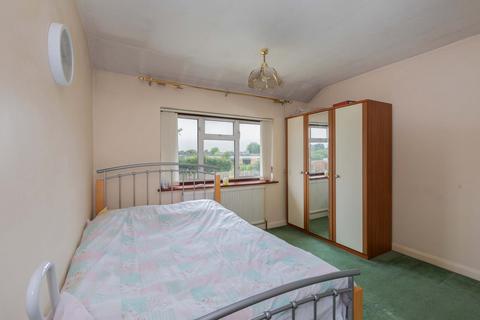 17 Radcot Avenue, Slough, SL3 8EJ
