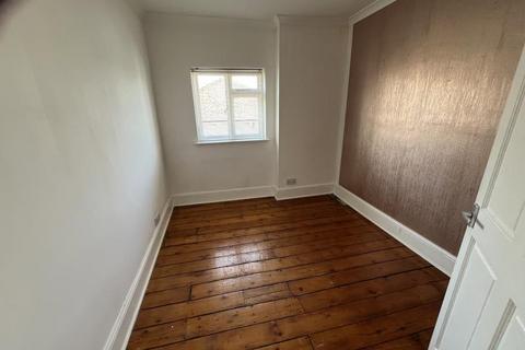 3 bedroom apartment to rent, Elphinstone Road, Hastings